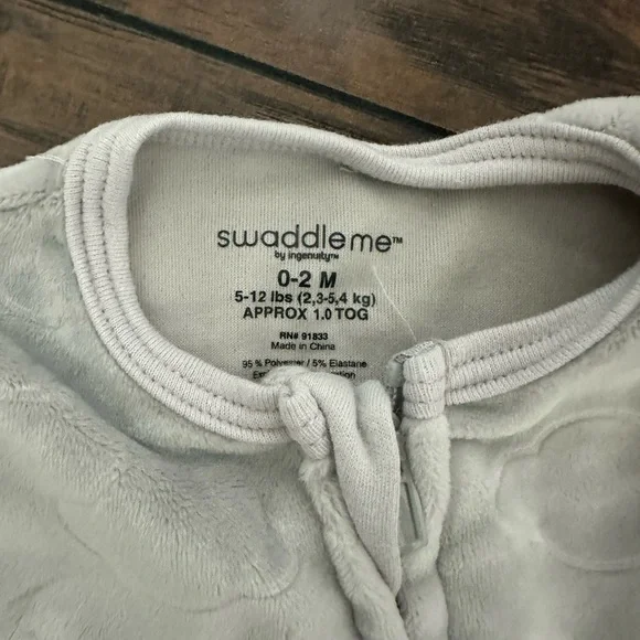 SwaddleMe Soft Gray Swaddles (2) - Picture 2 of 3